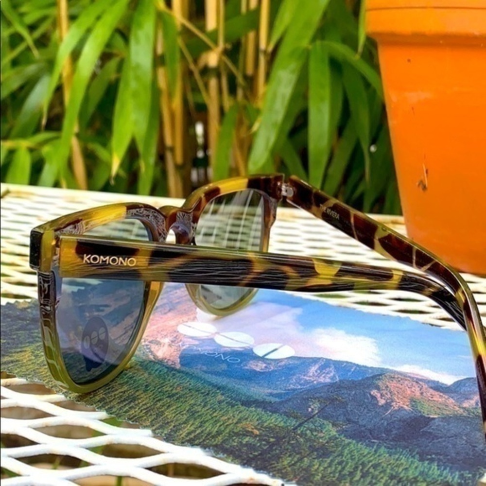 KOMONO Riviera Green Tortoise Sunglasses NEW - Picture 11 of 16